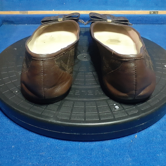 Michael Kors BalletSlip-On Flats With Signature Gold Tone Bow, Sz. 9M-US - Picture 5 of 9
